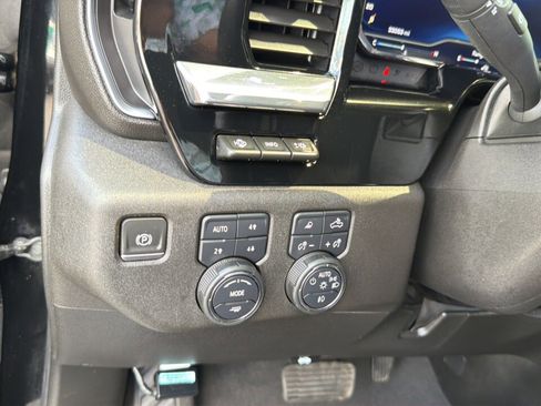 Used 2024 Chevrolet Silverado 2500 High Country w/ Technology Package image 27