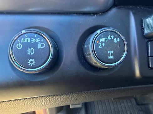 Used 2020 Chevrolet Tahoe LT w/ Luxury Package image 24