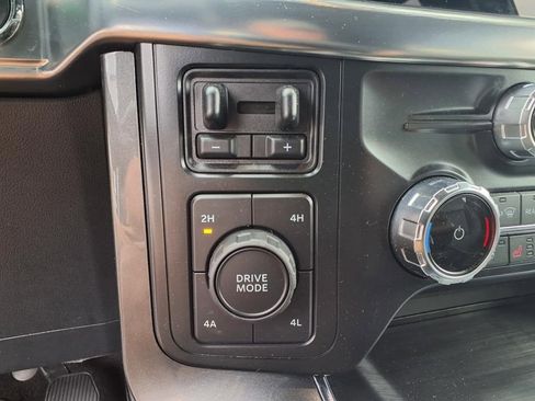 Used 2022 Ford F150 Lariat w/ Equipment Group 502A High image 25