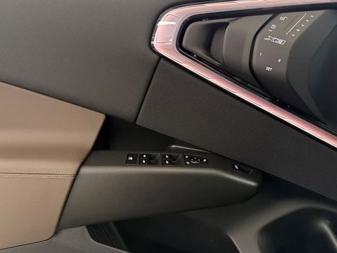 Used 2025 BMW X3 xDrive30i w/ Convenience Package image 12