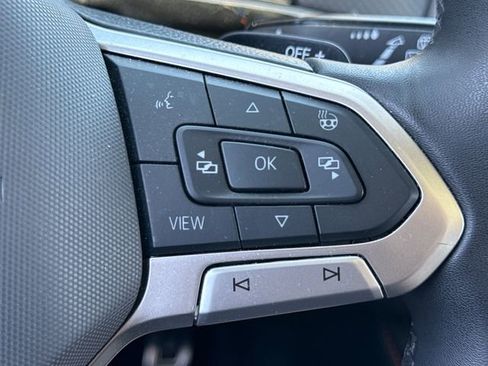 Used 2024 Volkswagen Atlas Peak Edition SE AWD/4WD image 31
