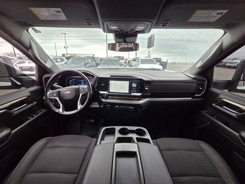 Used 2024 Chevrolet Silverado 2500 LT image 27