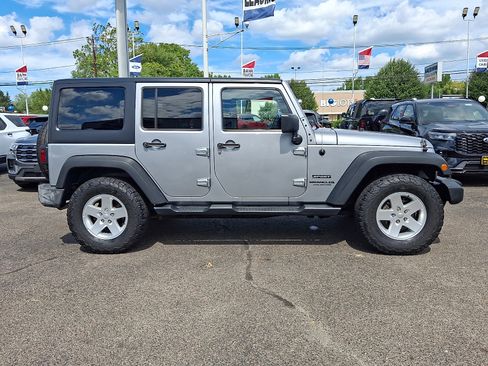 Used 2016 Jeep Wrangler Unlimited Sport w/ Quick Order Package 24S AWD/4WD image 8