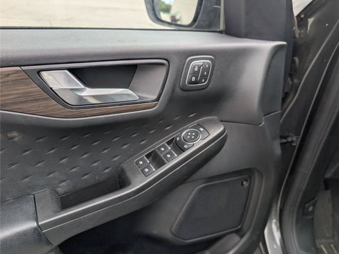 Used 2020 Ford Escape Titanium AWD/4WD image 21