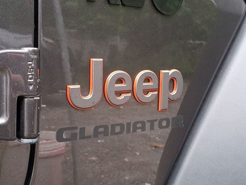 Used 2022 Jeep Gladiator Mojave w/ Trailer Tow Package AWD/4WD image 11