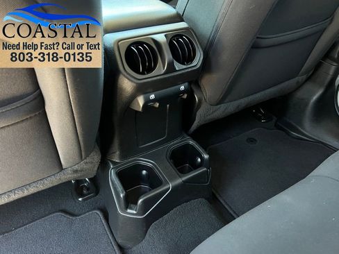 Used 2022 Jeep Gladiator Sport AWD/4WD image 18
