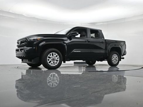 Used 2024 Toyota Tacoma SR5 AWD/4WD image 37