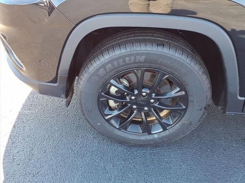 Used 2023 Jeep Cherokee Altitude Lux image 20