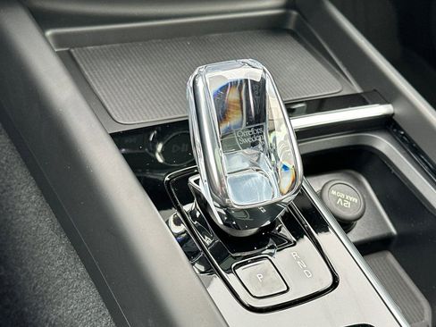 New 2026 Volvo XC60 B5 Plus w/ Protection Package Premier AWD/4WD image 21