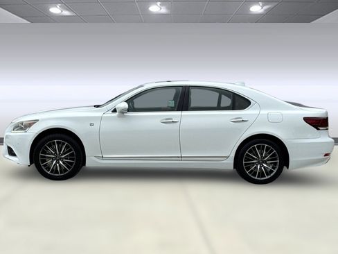 Used 2014 Lexus LS 460 AWD w/ F Sport Package image 2