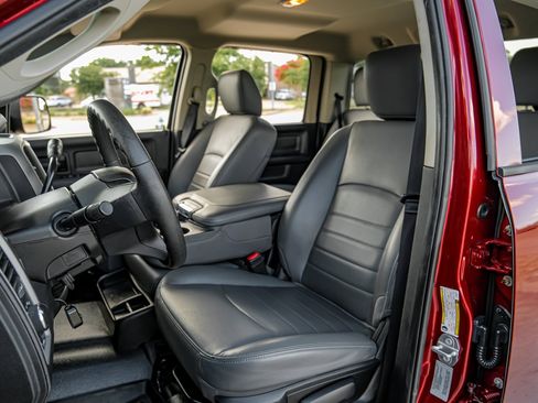 Used 2017 RAM 2500 Tradesman w/ Chrome Appearance Group image 4