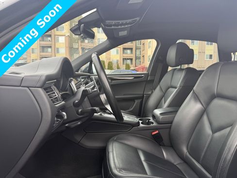 Used 2021 Porsche Macan image 6