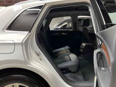 Used 2021 Audi Q5 e Premium w/ Convenience Package AWD/4WD image 28
