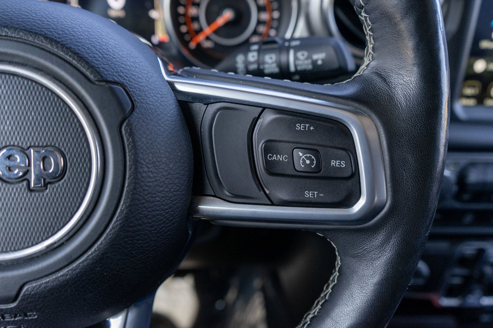 Used 2019 Jeep Wrangler Unlimited Sahara AWD/4WD image 25