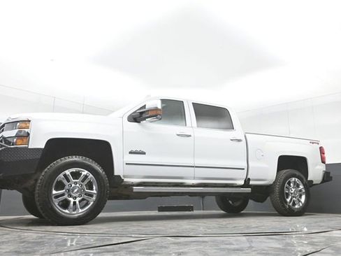 Used 2019 Chevrolet Silverado 2500 High Country w/ Duramax Plus Package image 45