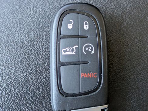 Used 2021 Jeep Cherokee Limited w/ Elite Package image 40