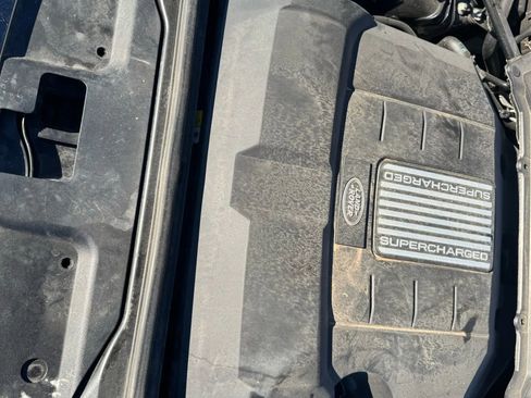 Used 2017 Land Rover Discovery HSE image 30