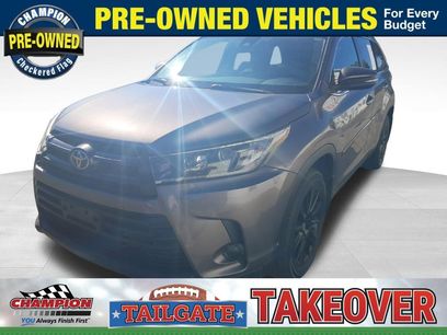 Used 2019 Toyota Highlander SE w/ Protection Package #3