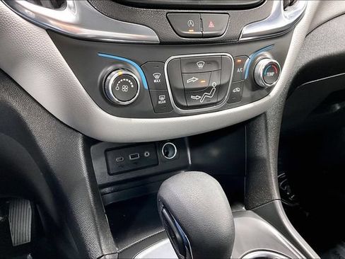 Used 2024 Chevrolet Equinox LS w/ Driver Confidence II Package FWD image 16