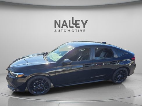 Used 2023 Honda Civic Sport image 2