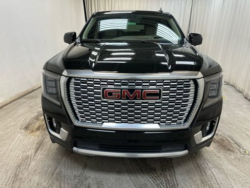 Used 2022 GMC Yukon XL Denali image 7