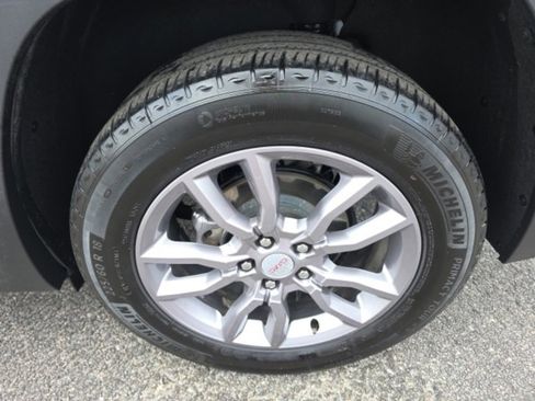 Used 2024 GMC Terrain SLT image 6