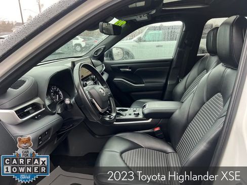 Used 2023 Toyota Highlander XSE image 18