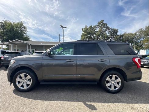Used 2018 Ford Expedition XLT AWD/4WD image 4
