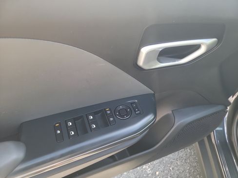 Used 2025 Kia K4 FWD image 16