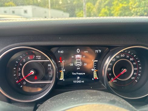 Used 2020 Jeep Wrangler Unlimited Rubicon w/ Quick Order Package 28Y Recon AWD/4WD image 13