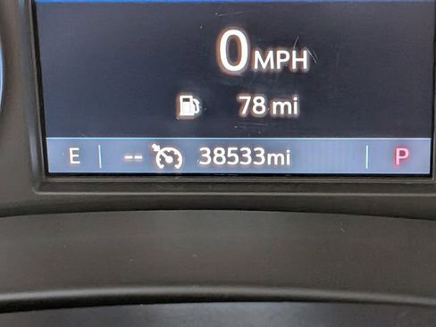 Used 2023 Buick Enclave Essence image 30