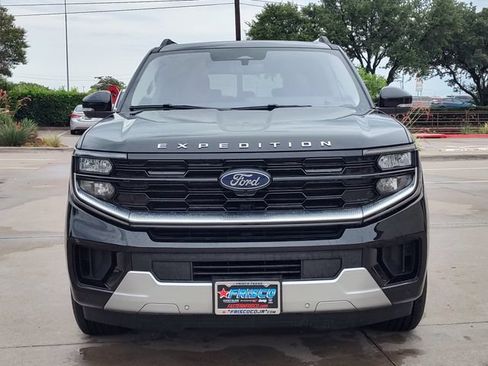 Used 2025 Ford Expedition Platinum AWD/4WD image 8