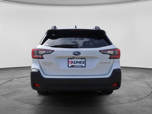 Used 2025 Subaru Outback Premium AWD/4WD image 10