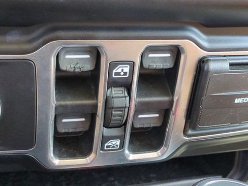 Used 2021 Jeep Wrangler Unlimited Sahara AWD/4WD image 21