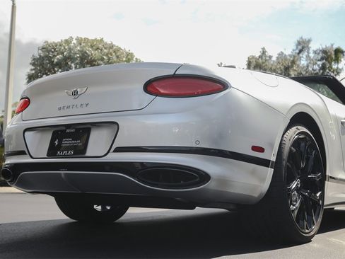 Used 2024 Bentley Continental GT Speed image 16