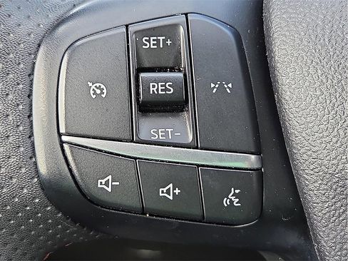 Used 2023 Ford Escape ST-Line image 22