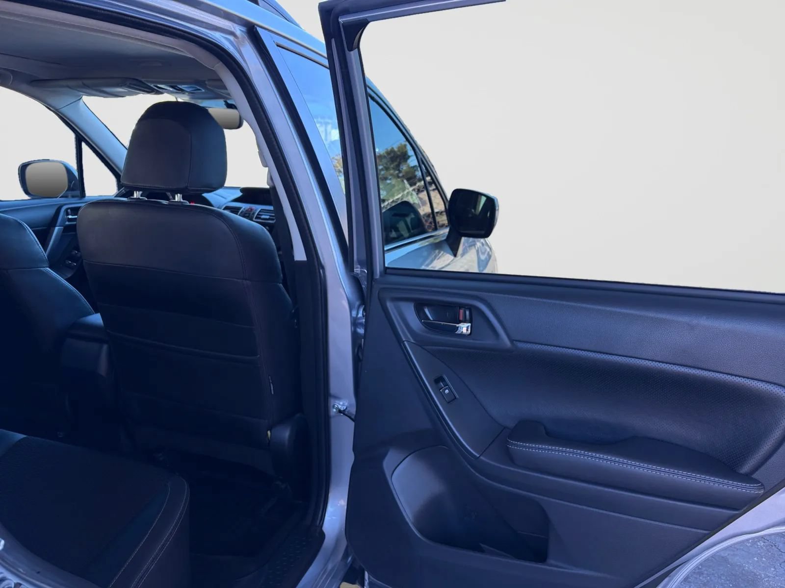 Used 2017 Subaru Forester 2.0XT Premium AWD/4WD image 17
