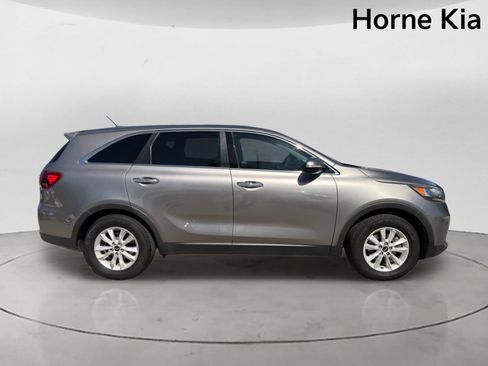 Used 2019 Kia Sorento L FWD image 3