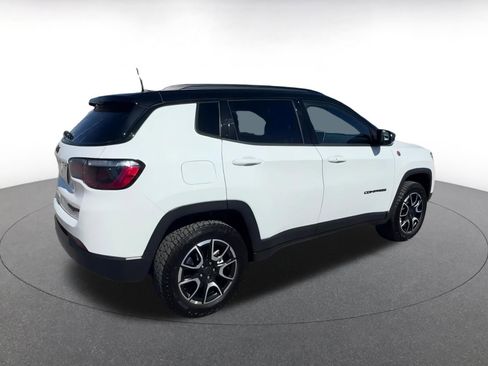 Used 2025 Jeep Compass Trailhawk image 15