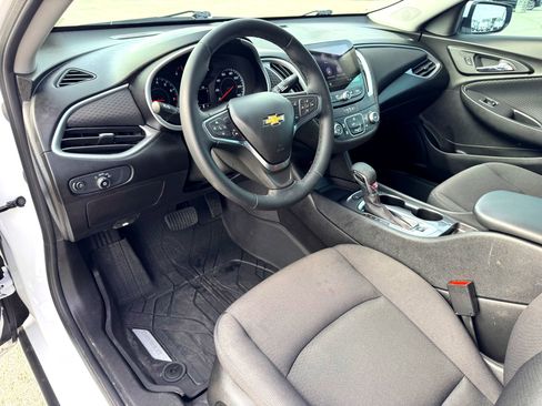 Used 2024 Chevrolet Malibu RS image 11