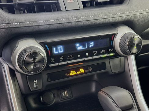 Used 2025 Toyota RAV4 XLE image 23