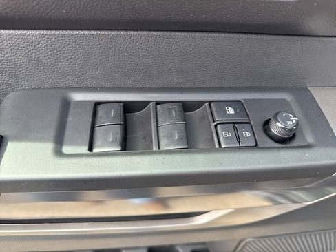 Used 2025 Toyota Tundra SR5 AWD/4WD image 27