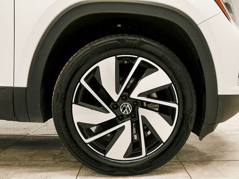 Used 2024 Volkswagen Atlas SE image 9