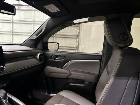 Used 2024 Chevrolet Colorado ZR2 w/ ZR2 Convenience Package III image 15