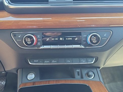 Used 2023 Audi Q5 2.0T Premium w/ Convenience Package AWD/4WD image 18