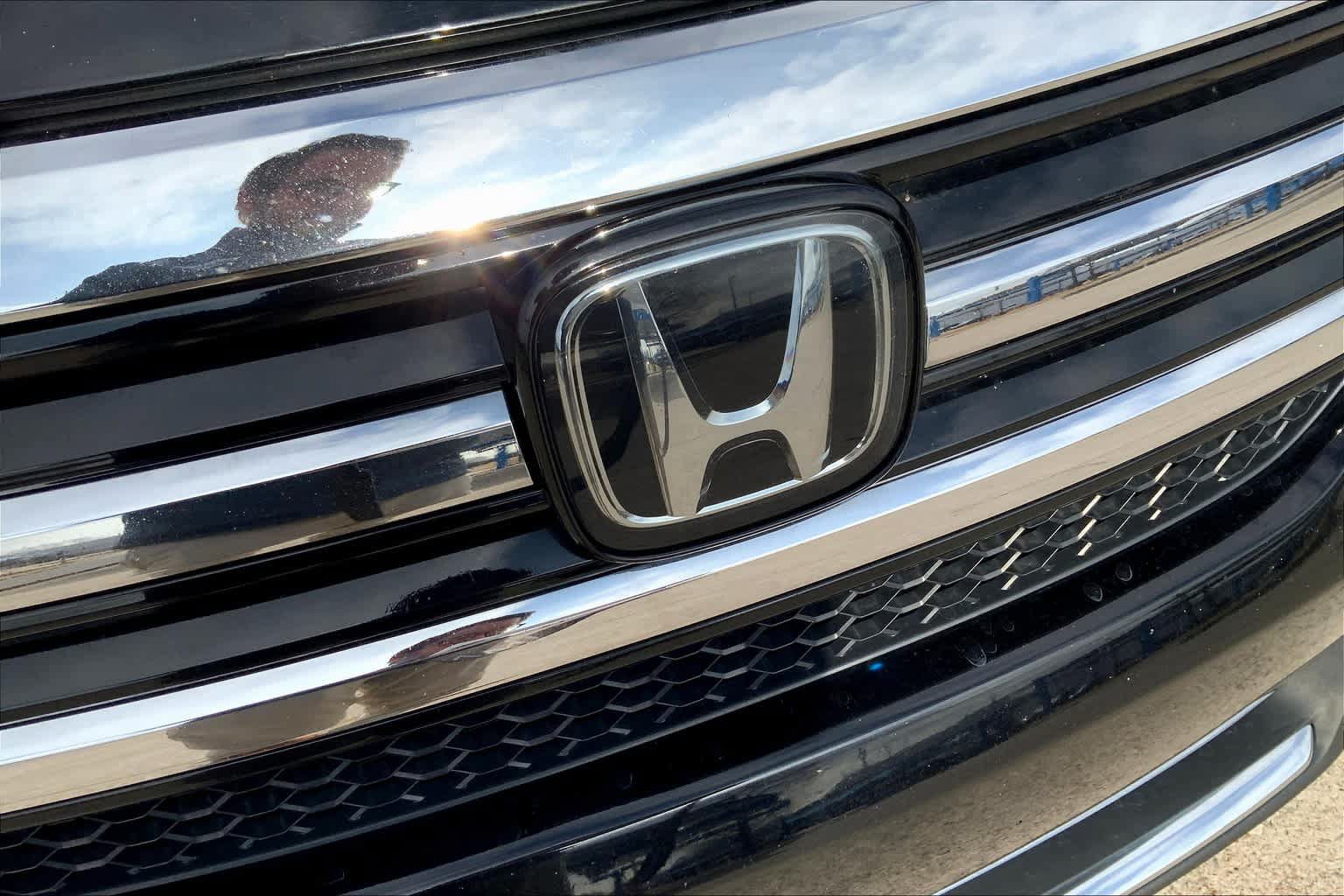 Used 2017 Honda Pilot Elite image 29