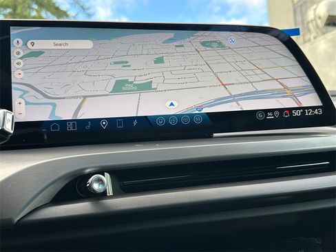 New 2026 Cadillac Vistiq Sport image 28