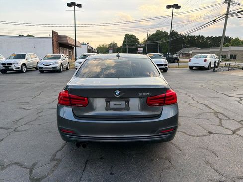 Used 2018 BMW 330i Sedan RWD image 4