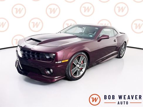 Used 2010 Chevrolet Camaro SS w/ Black Stripe Package RWD image 3