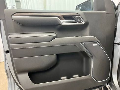 New 2025 GMC Sierra 1500 SLT w/ SLT Premium Package image 6